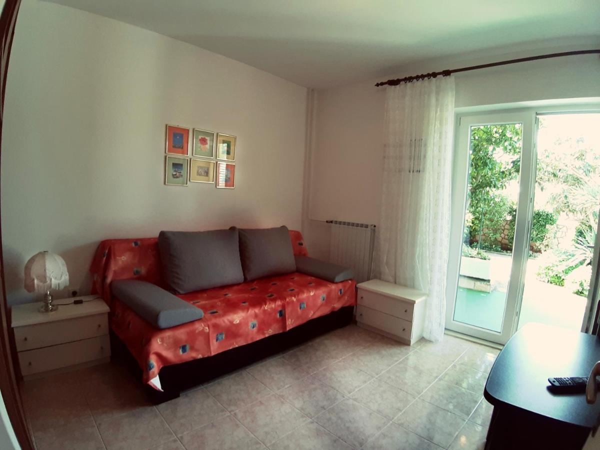 F• R• I• E• N• D• S• Bed & Breakfast Novalja Luaran gambar