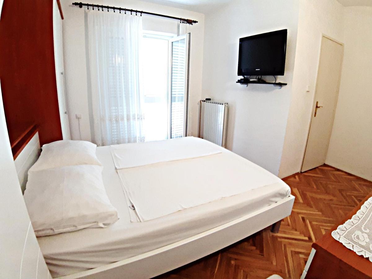 F• R• I• E• N• D• S• Bed & Breakfast Novalja Luaran gambar