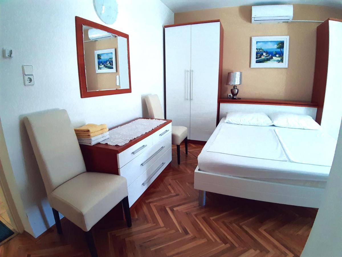 F• R• I• E• N• D• S• Bed & Breakfast Novalja Luaran gambar