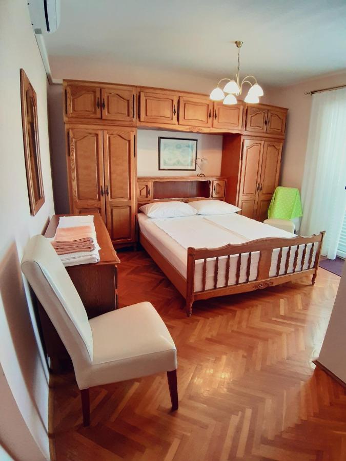 F• R• I• E• N• D• S• Bed & Breakfast Novalja Luaran gambar