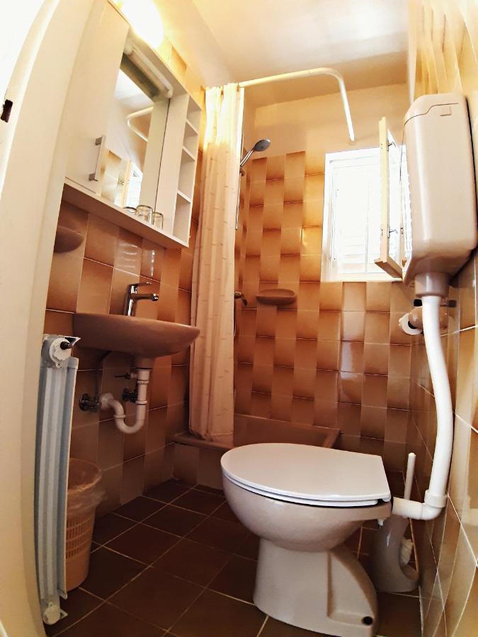 F• R• I• E• N• D• S• Bed & Breakfast Novalja Luaran gambar