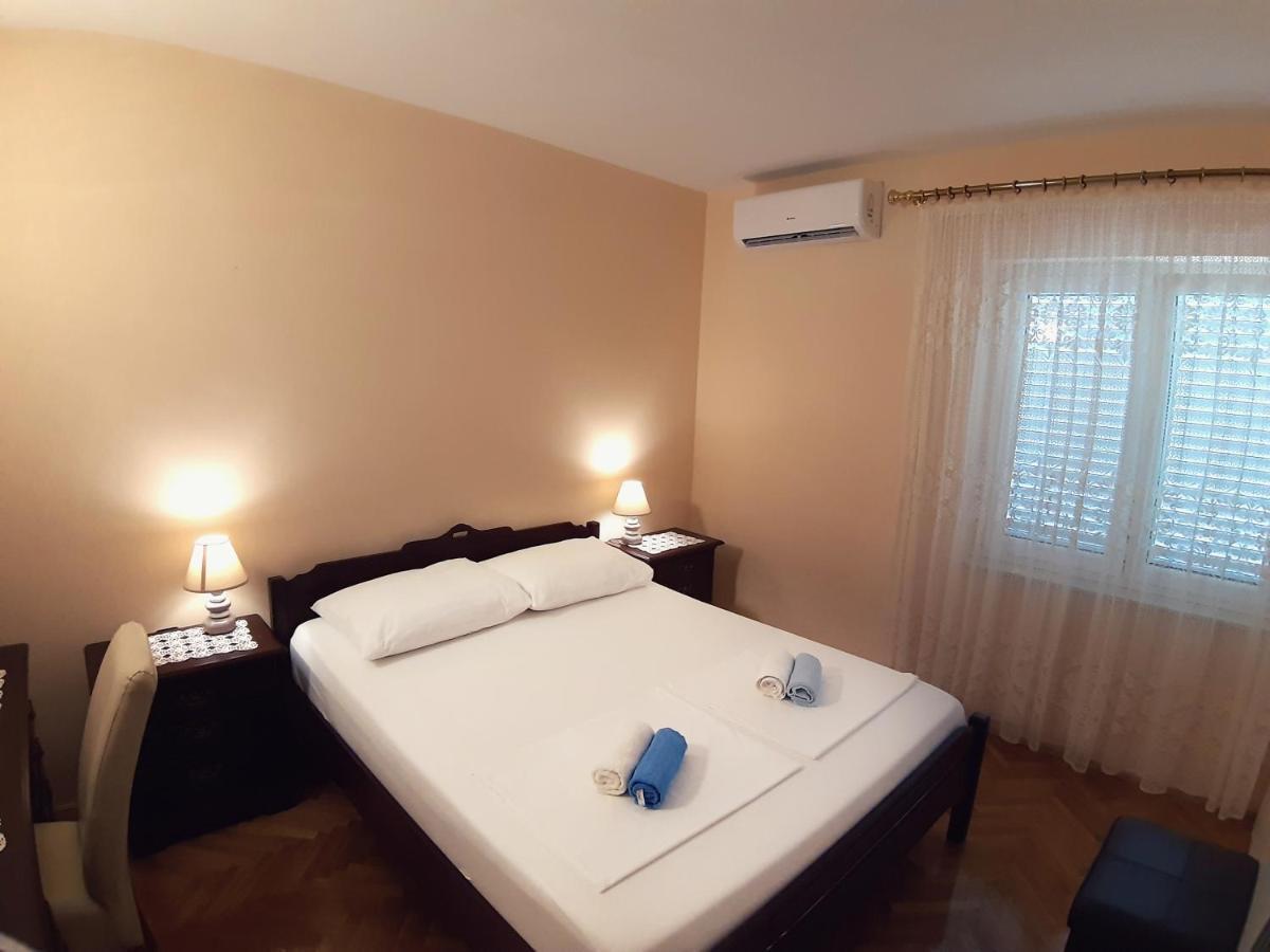 F• R• I• E• N• D• S• Bed & Breakfast Novalja Luaran gambar