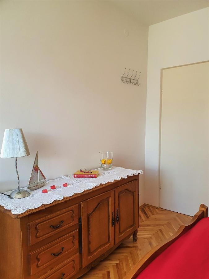 F• R• I• E• N• D• S• Bed & Breakfast Novalja Luaran gambar