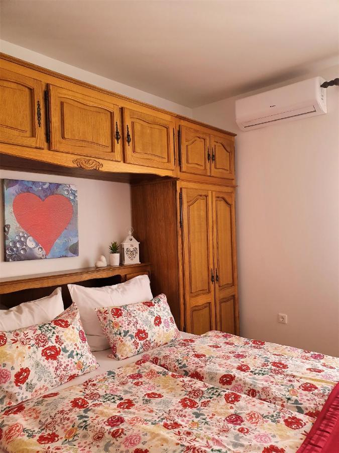 F• R• I• E• N• D• S• Bed & Breakfast Novalja Luaran gambar