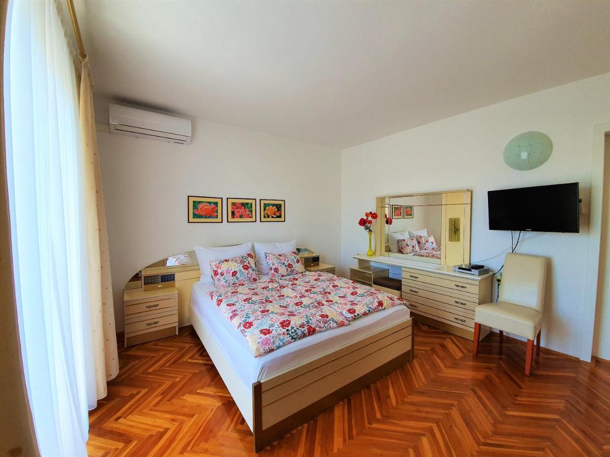 F• R• I• E• N• D• S• Bed & Breakfast Novalja Luaran gambar